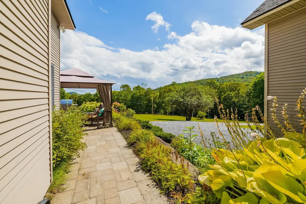 157 Dartt Hill Road Bethel VT 05032