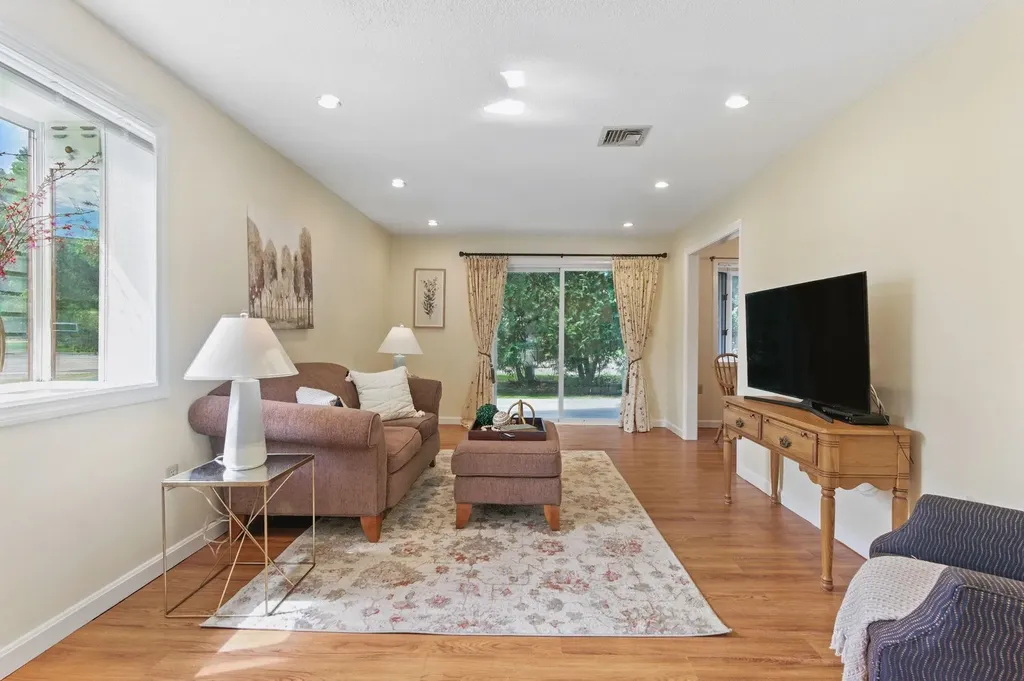 218 Millwright Drive Nashua NH 03063