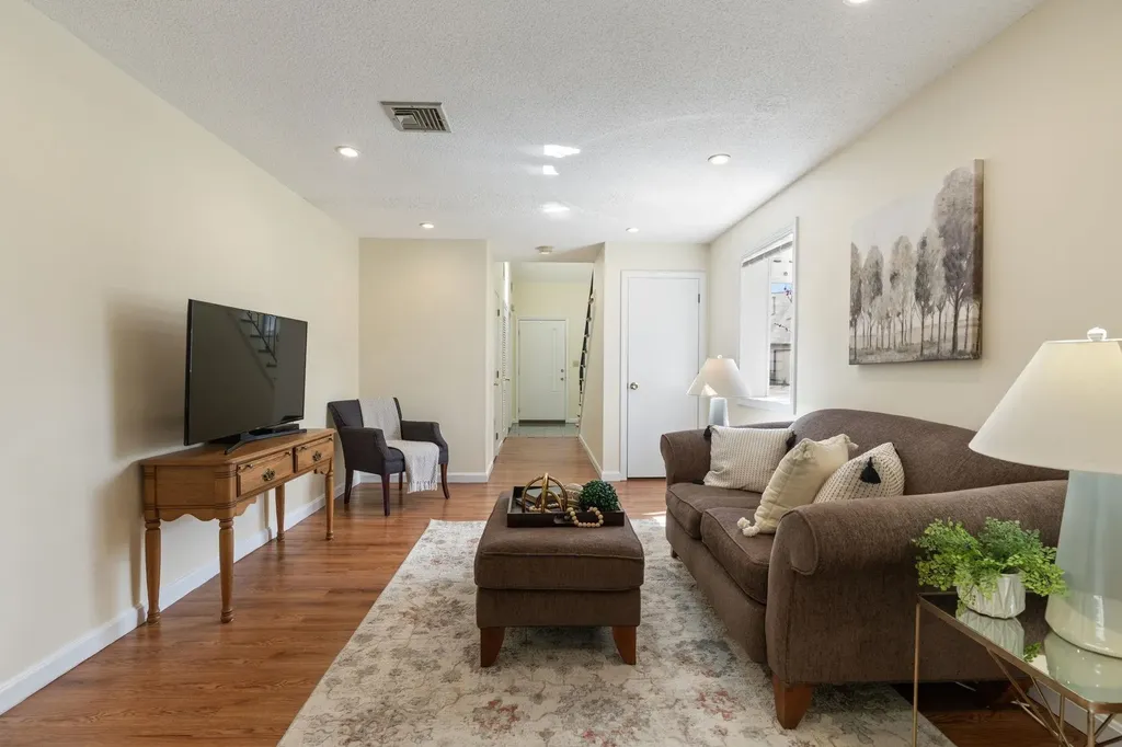 218 Millwright Drive Nashua NH 03063