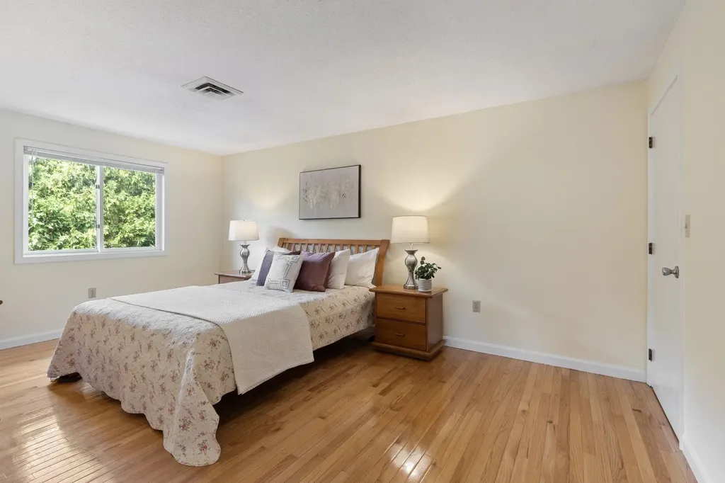 218 Millwright Drive Nashua NH 03063