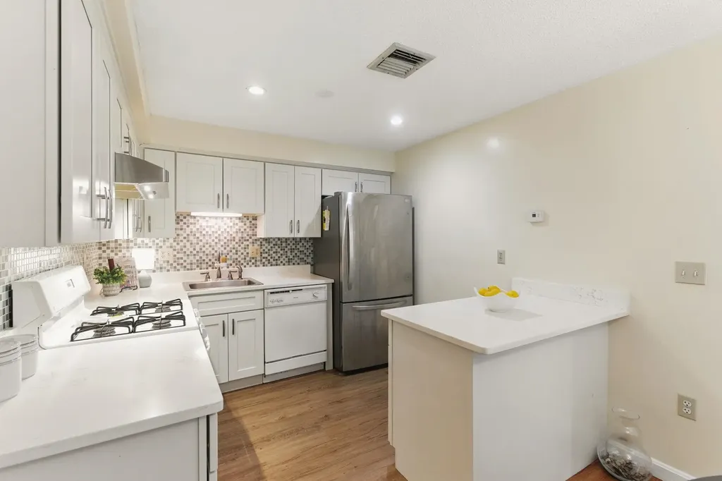 218 Millwright Drive Nashua NH 03063