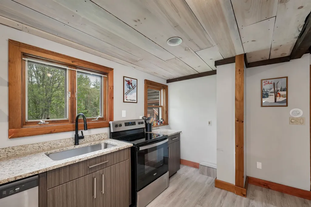 7 Perch Pond Road Campton NH 03223