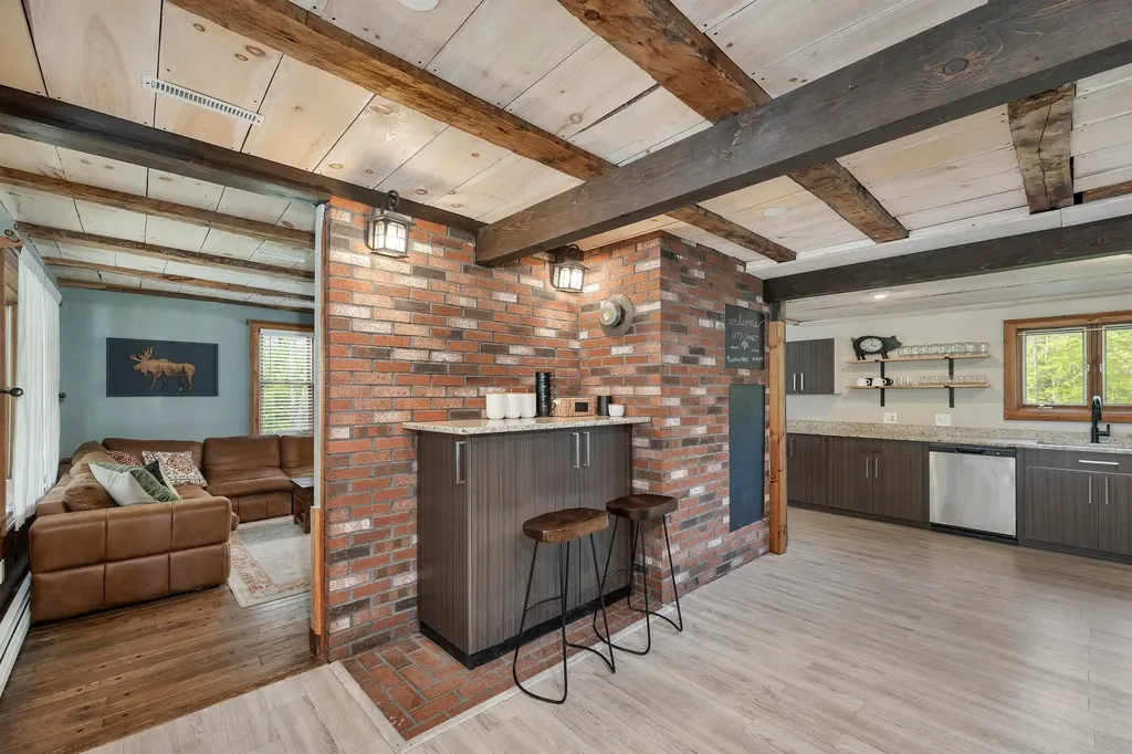 7 Perch Pond Road Campton NH 03223