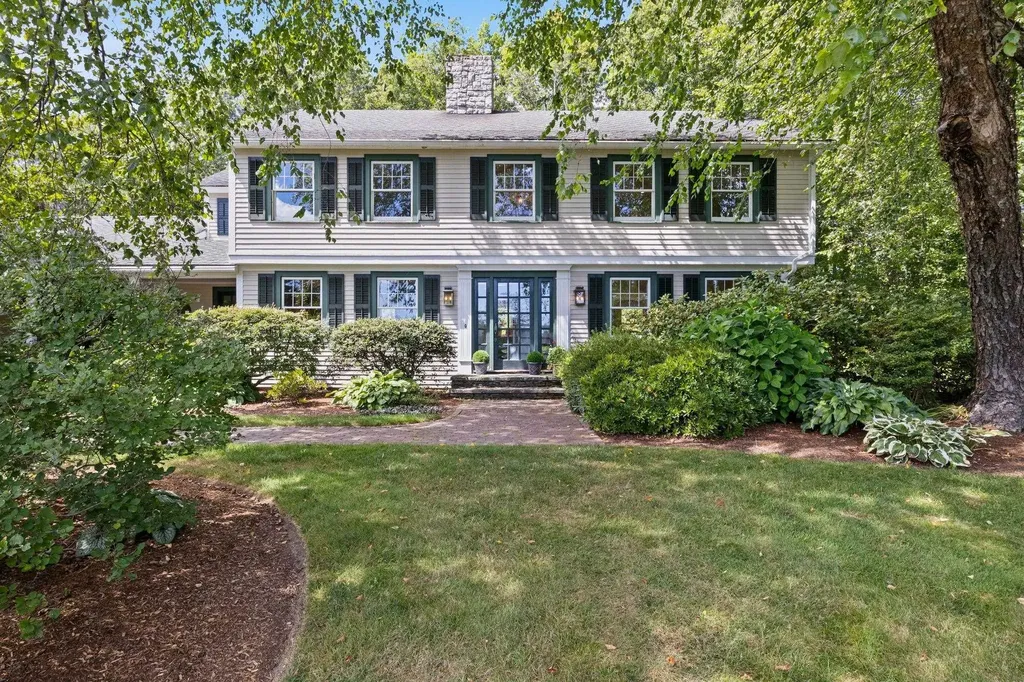 276 Exeter Road Hampton Falls NH 03844