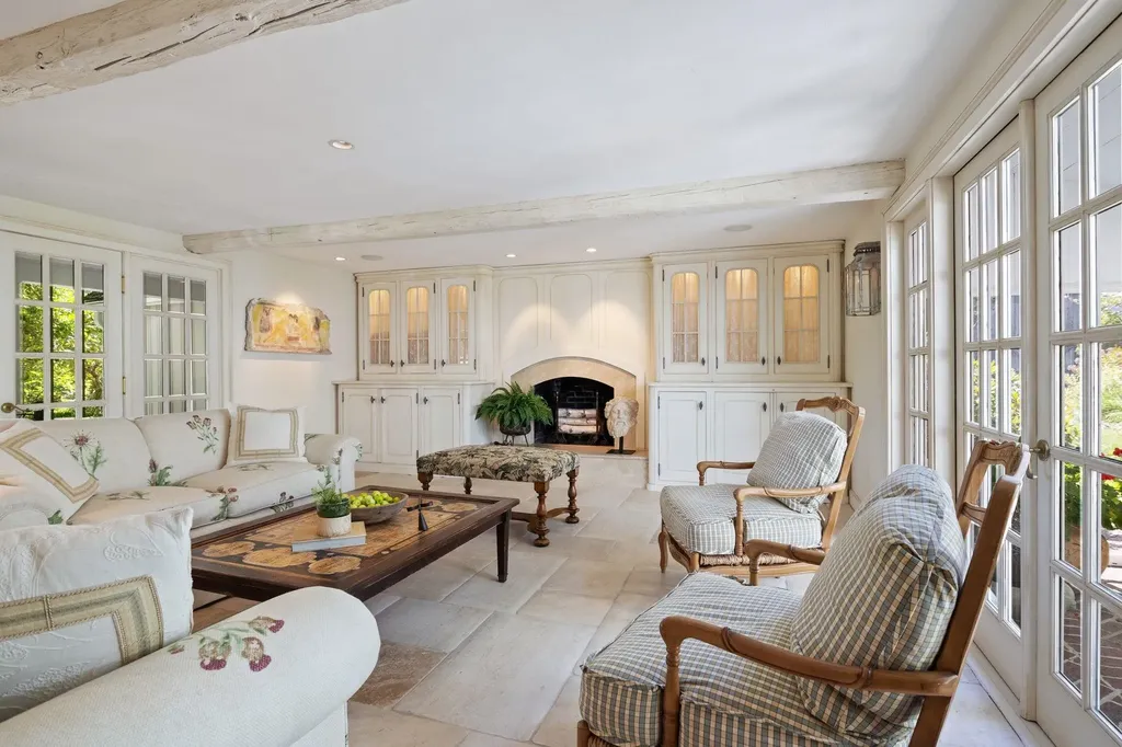 276 Exeter Road Hampton Falls NH 03844