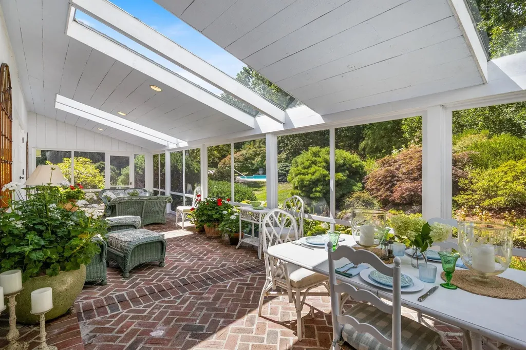 276 Exeter Road Hampton Falls NH 03844