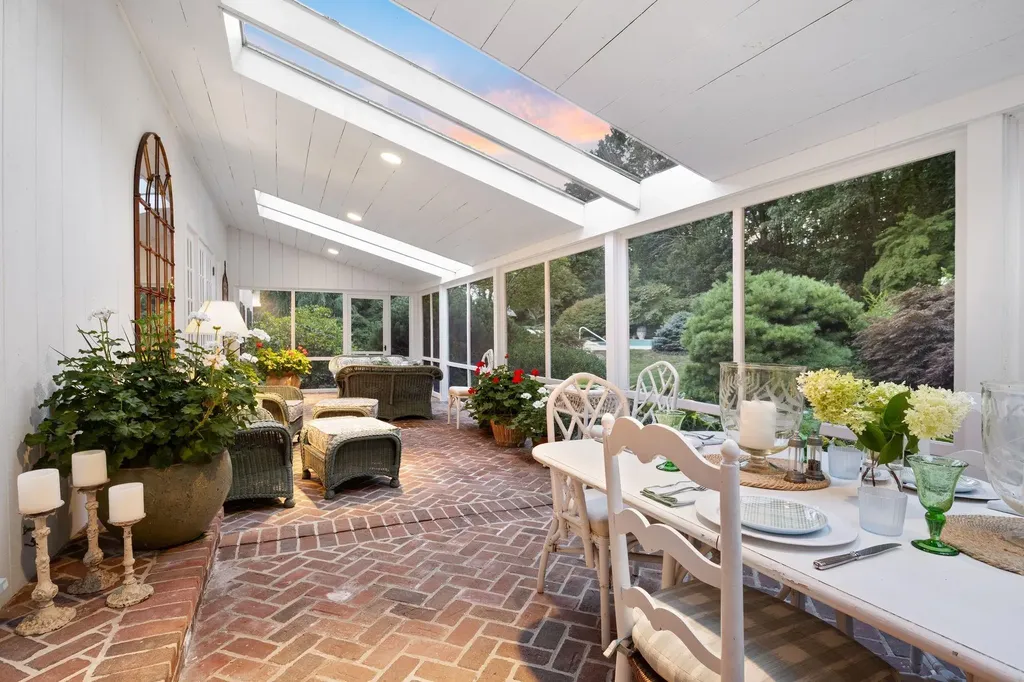 276 Exeter Road Hampton Falls NH 03844