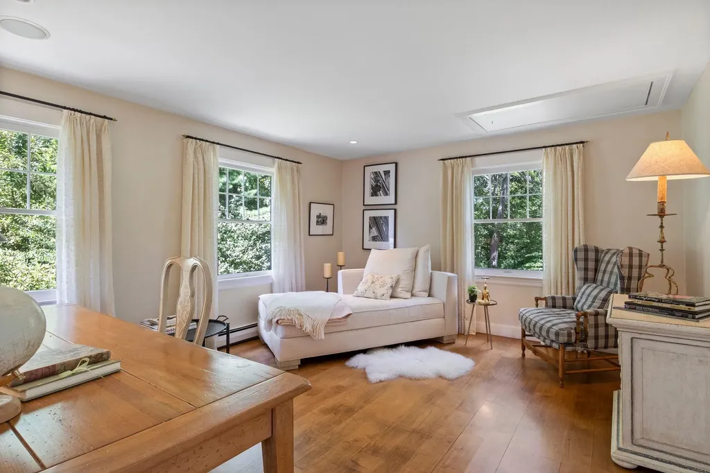 276 Exeter Road Hampton Falls NH 03844