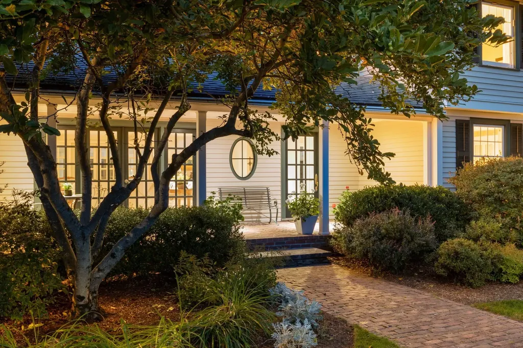 276 Exeter Road Hampton Falls NH 03844