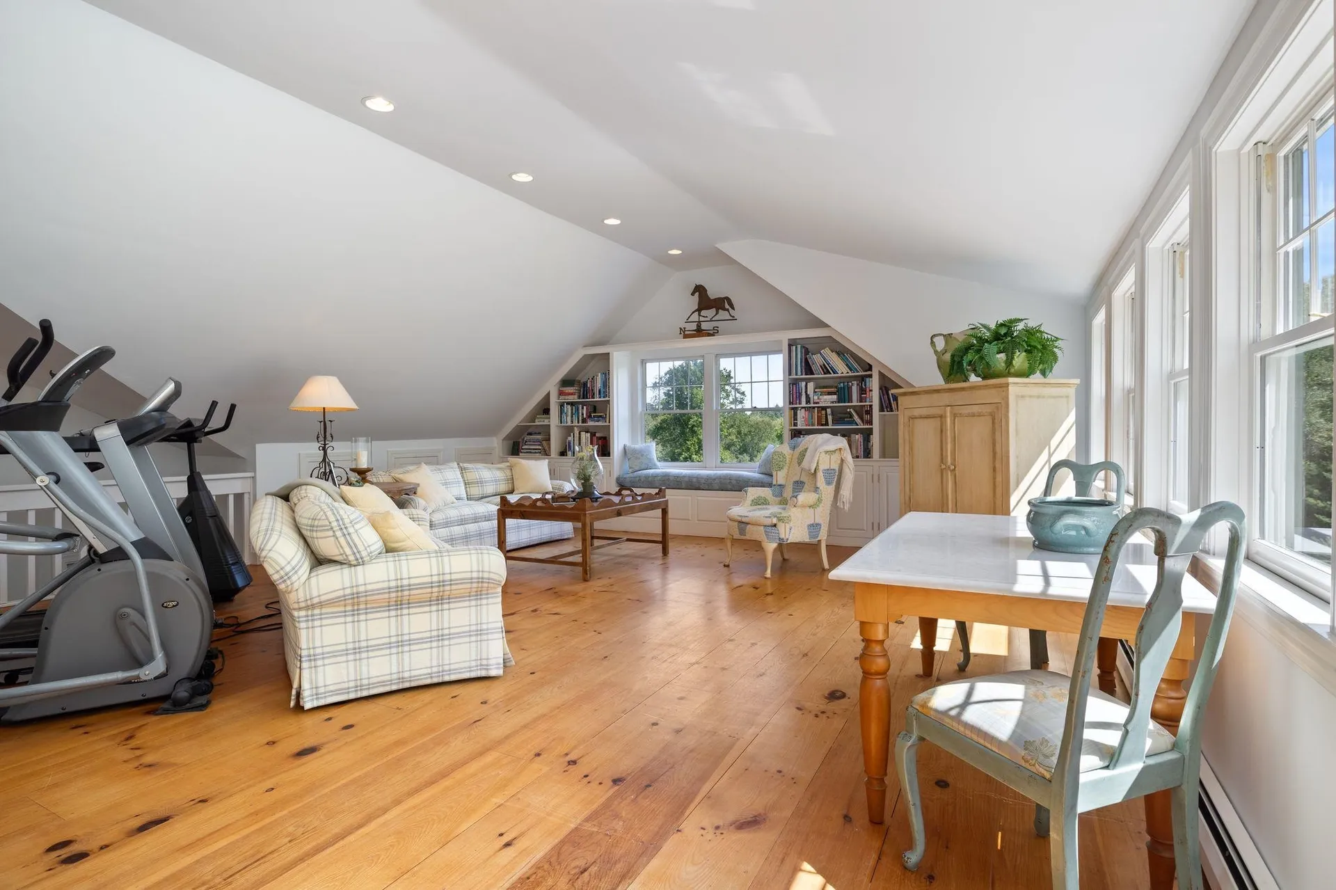 276 Exeter Road Hampton Falls NH 03844