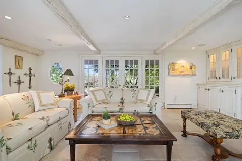 276 Exeter Road Hampton Falls NH 03844