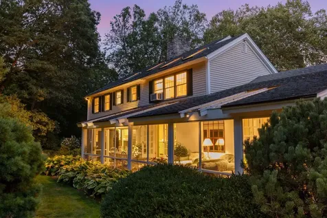 276 Exeter Road Hampton Falls NH 03844