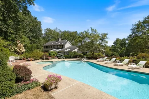 276 Exeter Road Hampton Falls NH 03844