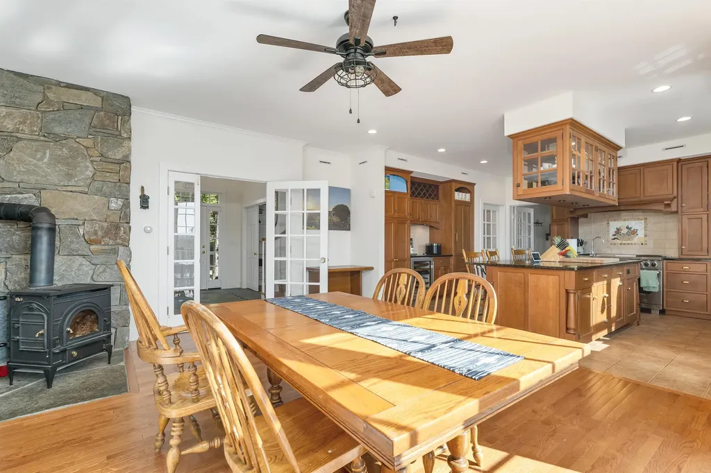 423 Taft Family Road Hartford VT 05059