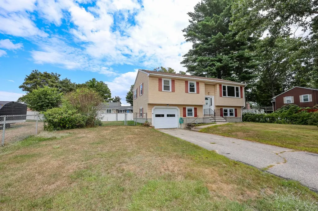 19 Manchester Avenue Derry NH 03038