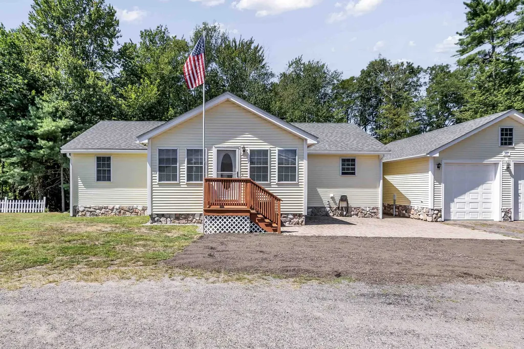 207 S Main Street Seabrook NH 03874