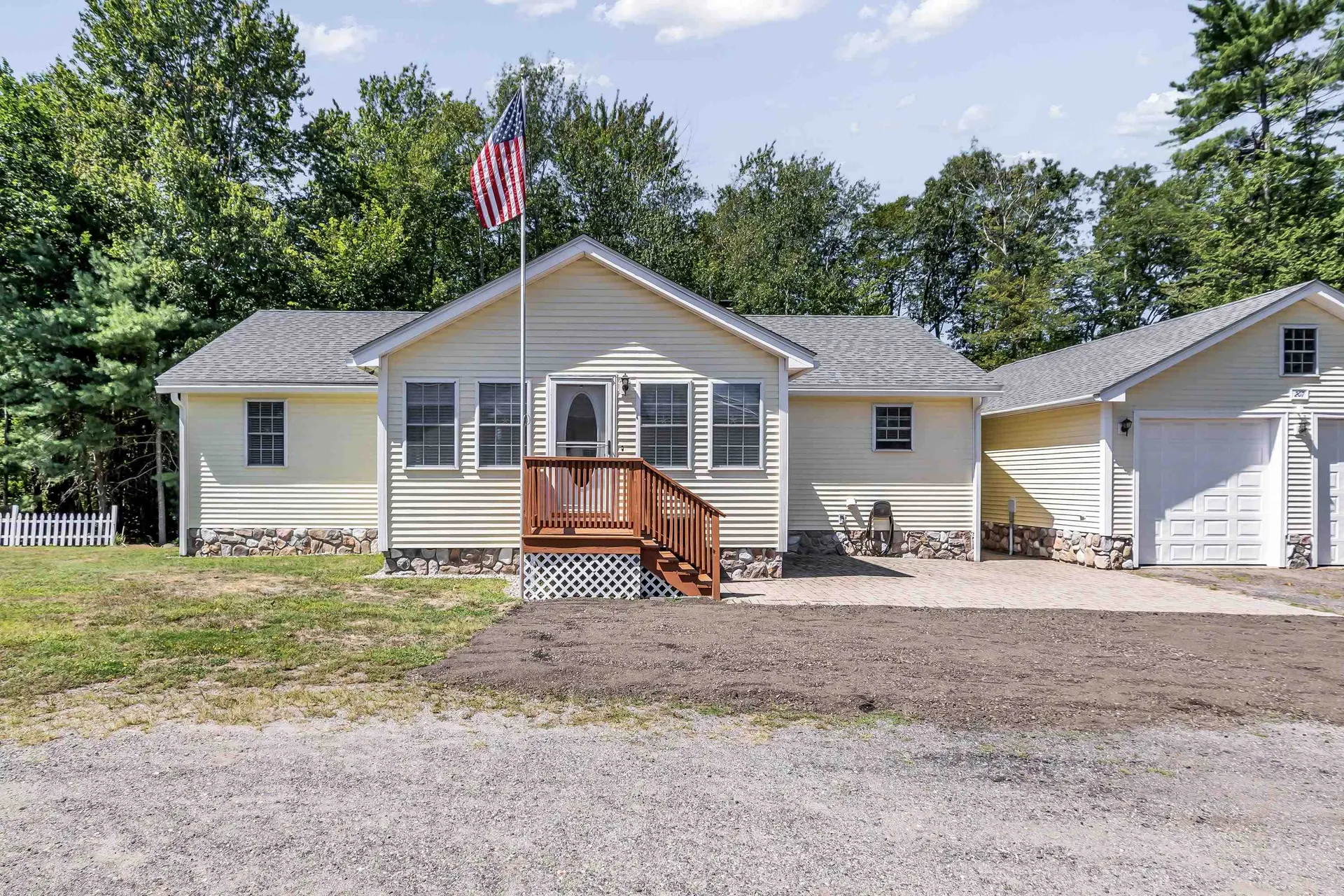 207 S Main Street Seabrook NH 03874