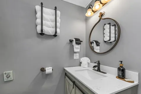 9 Warbonnet Lane Gilmanton NH 03237