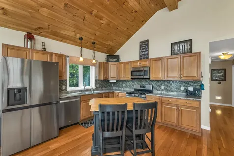 9 Warbonnet Lane Gilmanton NH 03237