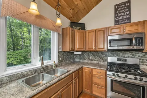 9 Warbonnet Lane Gilmanton NH 03237