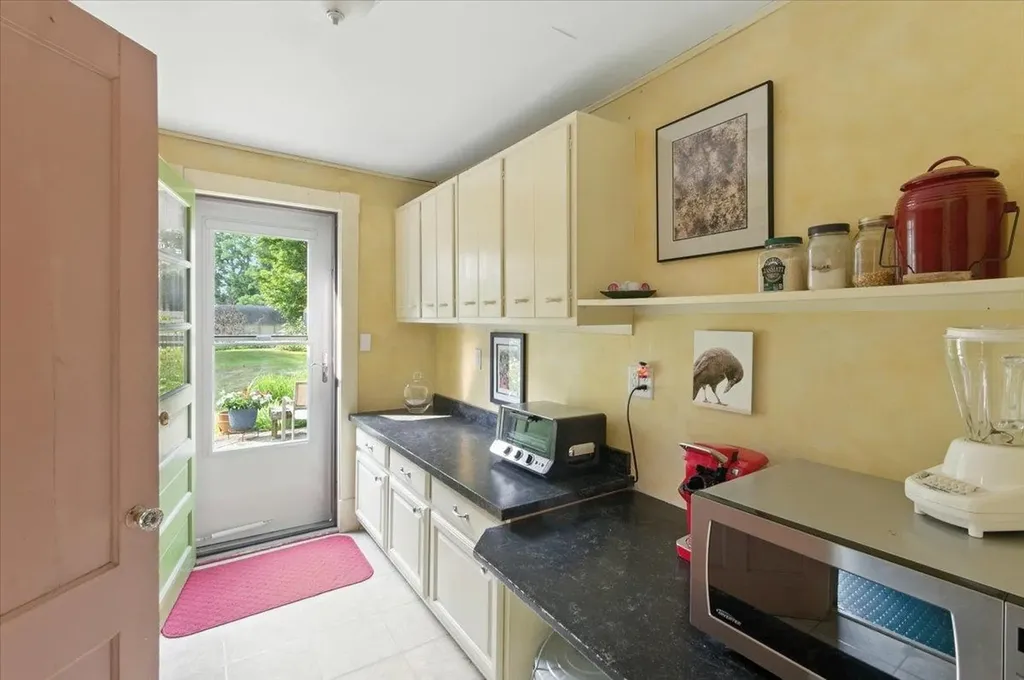 1066 Falls Road Shelburne VT 05482