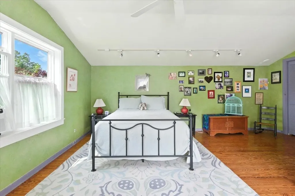 1066 Falls Road Shelburne VT 05482