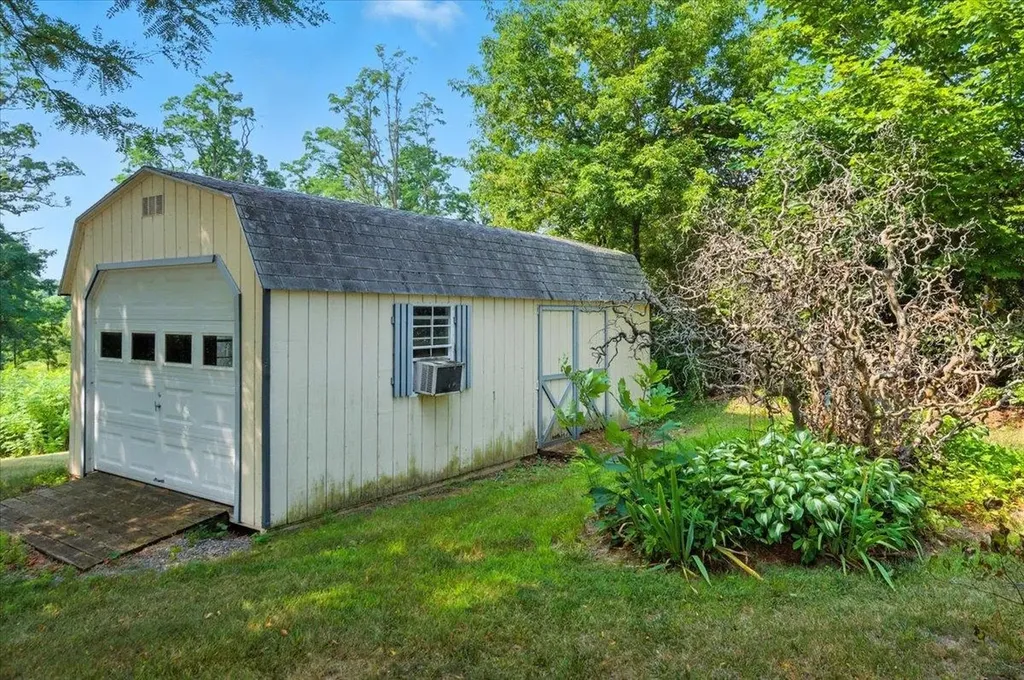 1066 Falls Road Shelburne VT 05482