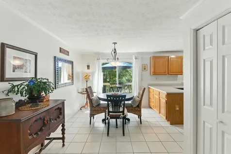 60 Dorchester Way Nashua NH 03064