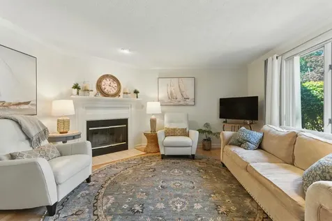60 Dorchester Way Nashua NH 03064