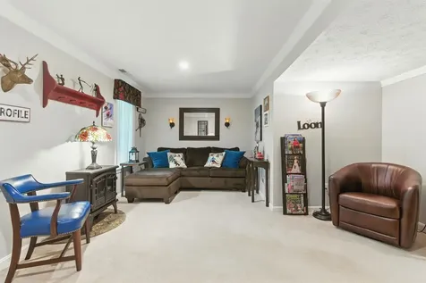60 Dorchester Way Nashua NH 03064