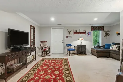 60 Dorchester Way Nashua NH 03064