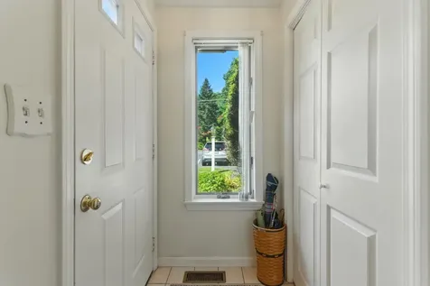 60 Dorchester Way Nashua NH 03064