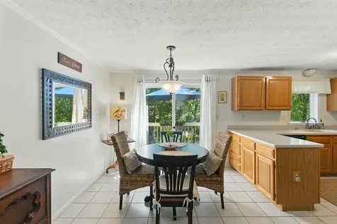 60 Dorchester Way Nashua NH 03064
