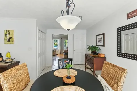 60 Dorchester Way Nashua NH 03064
