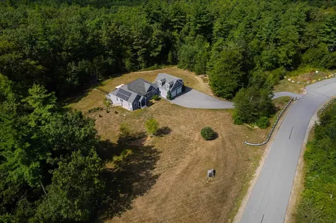 53 Tanglewood Drive Auburn NH 03032