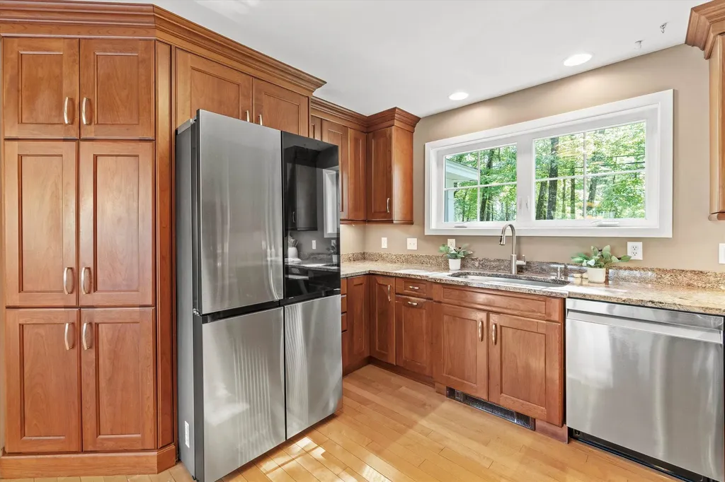 116 Martin Road Weare NH 03281