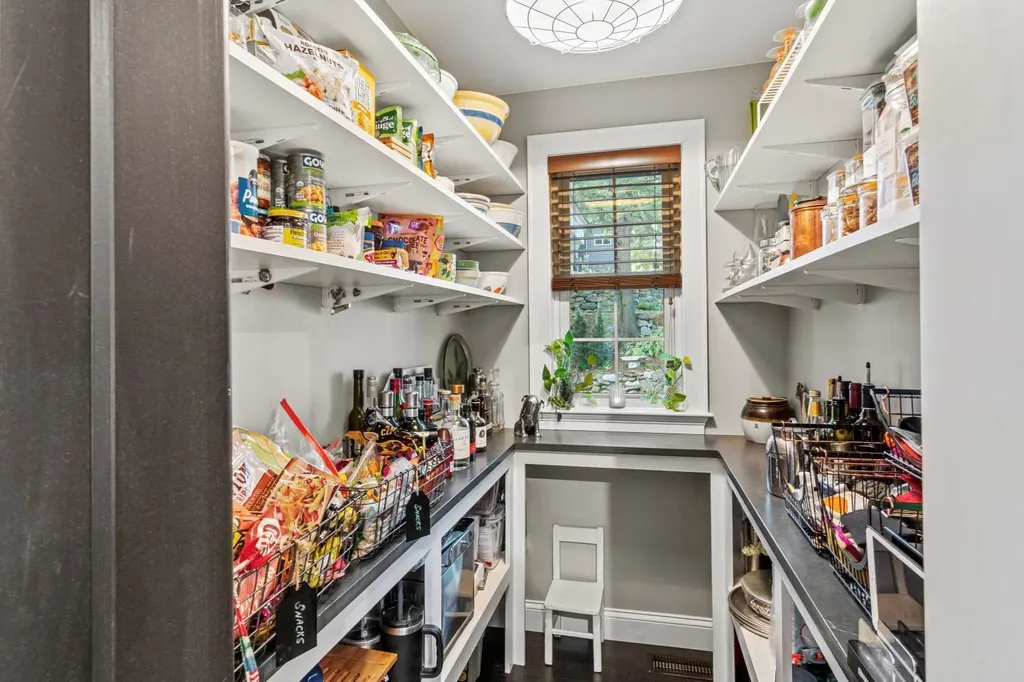 2 2nd Street Windham NH 03087