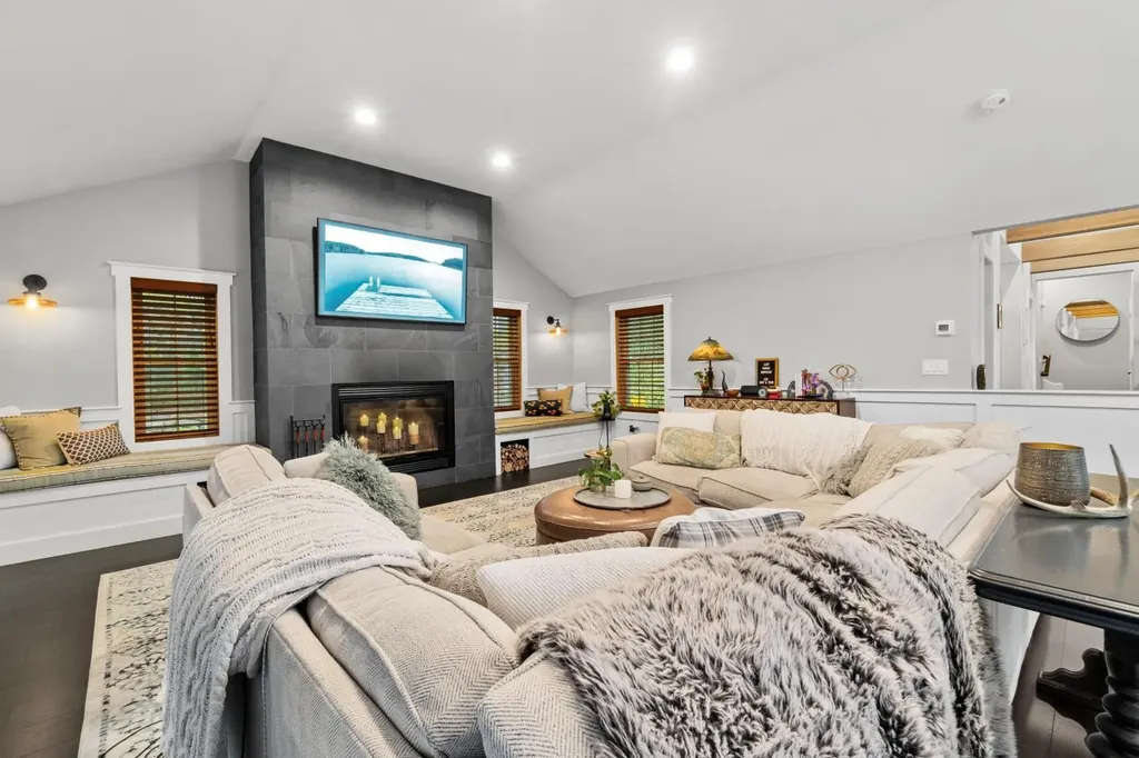 2 2nd Street Windham NH 03087