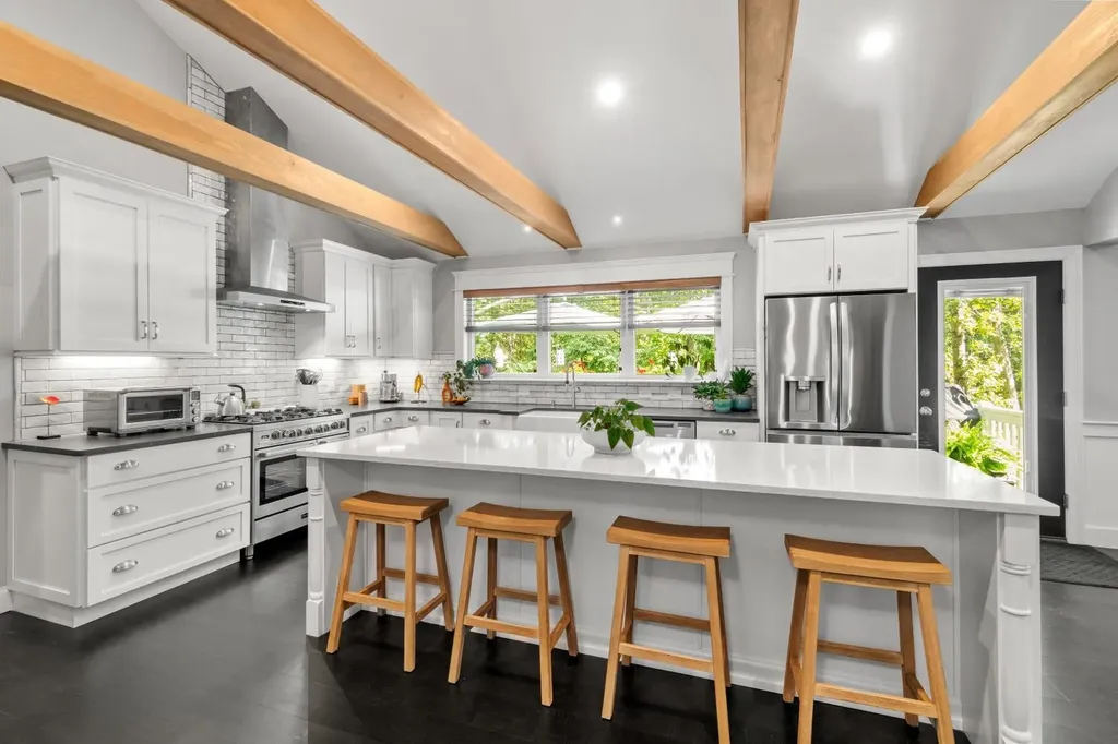 2 2nd Street Windham NH 03087