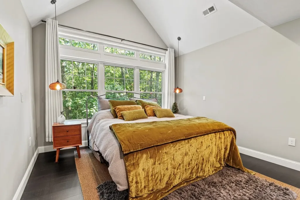 2 2nd Street Windham NH 03087