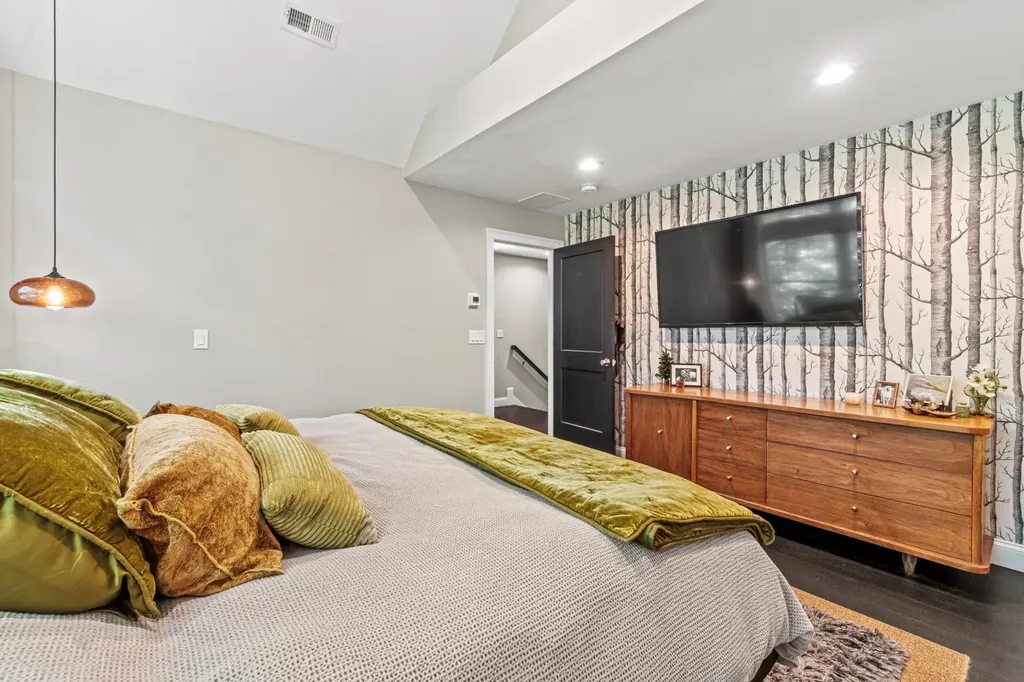 2 2nd Street Windham NH 03087