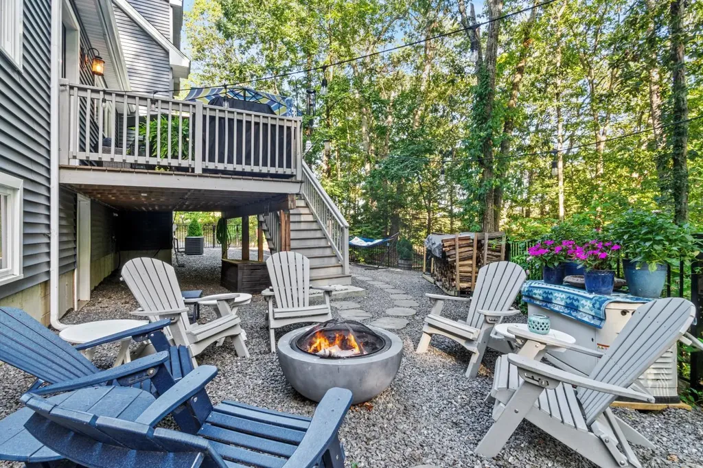 2 2nd Street Windham NH 03087