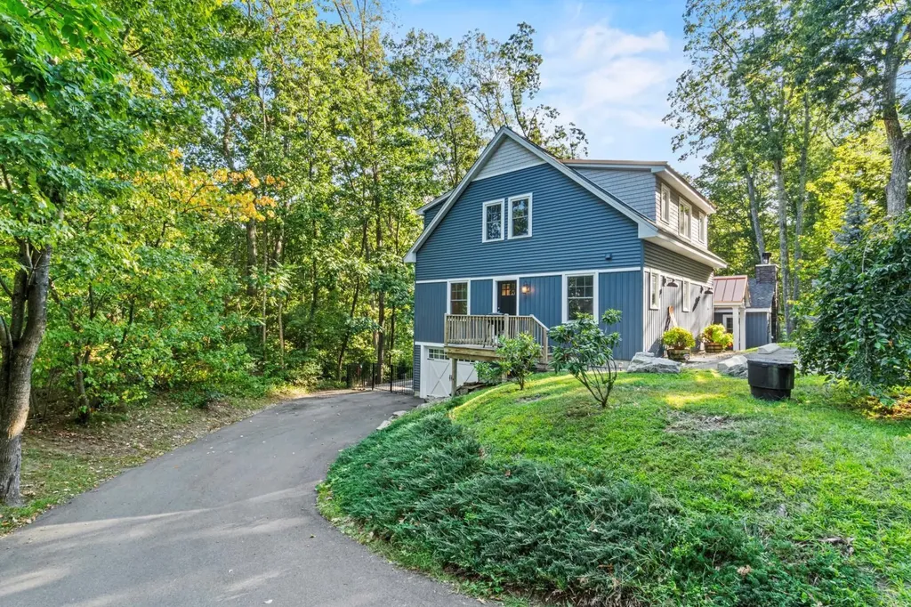 2 2nd Street Windham NH 03087