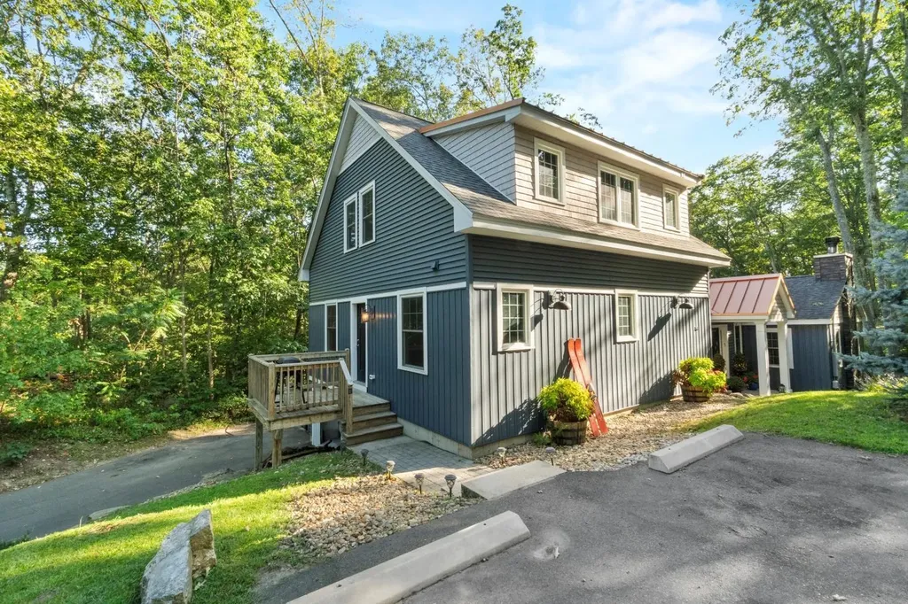 2 2nd Street Windham NH 03087