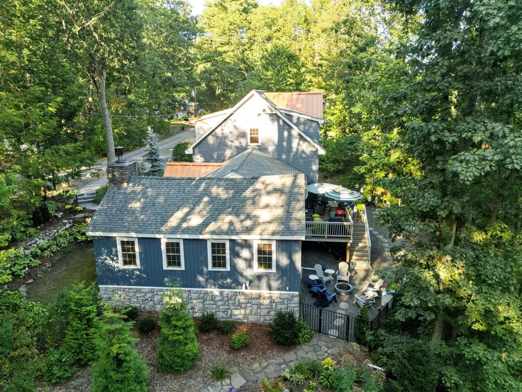 2 2nd Street Windham NH 03087