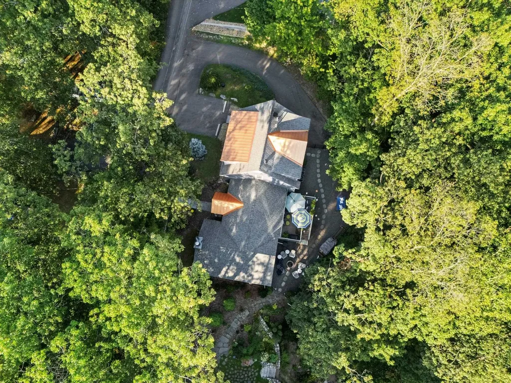 2 2nd Street Windham NH 03087