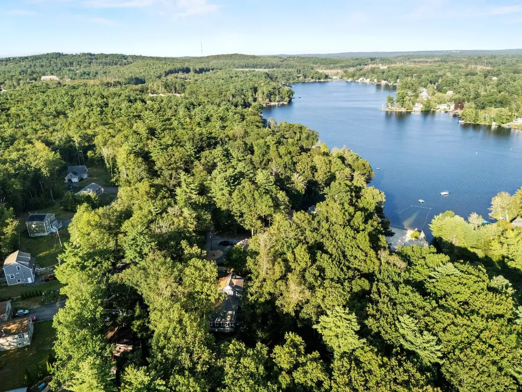 2 2nd Street Windham NH 03087