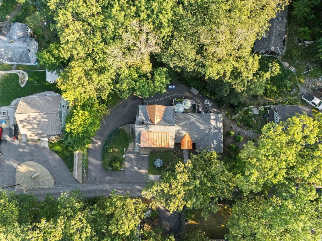 2 2nd Street Windham NH 03087