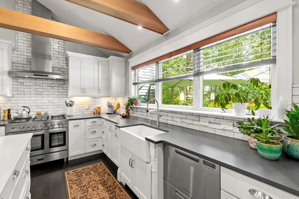 2 2nd Street Windham NH 03087