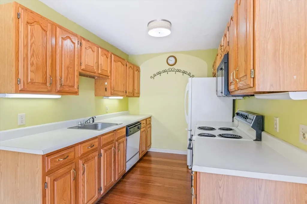 24 West Ridge Drive Peterborough NH 03458